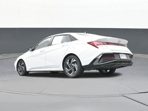 Used 2025 Hyundai Elantra SEL FWD image 49