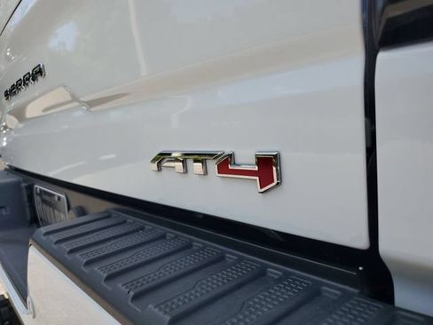 Used 2023 GMC Sierra 1500 AT4 w/ AT4 Premium Package AWD/4WD image 8