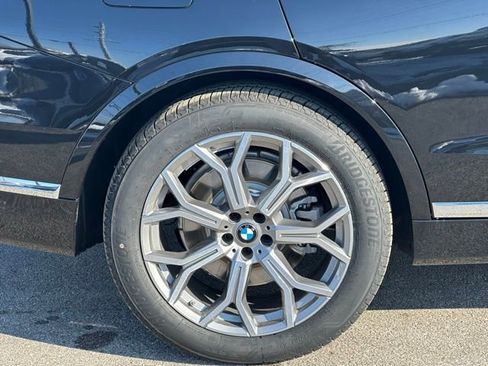 New 2026 BMW X7 xDrive40i w/ Premium Package image 12