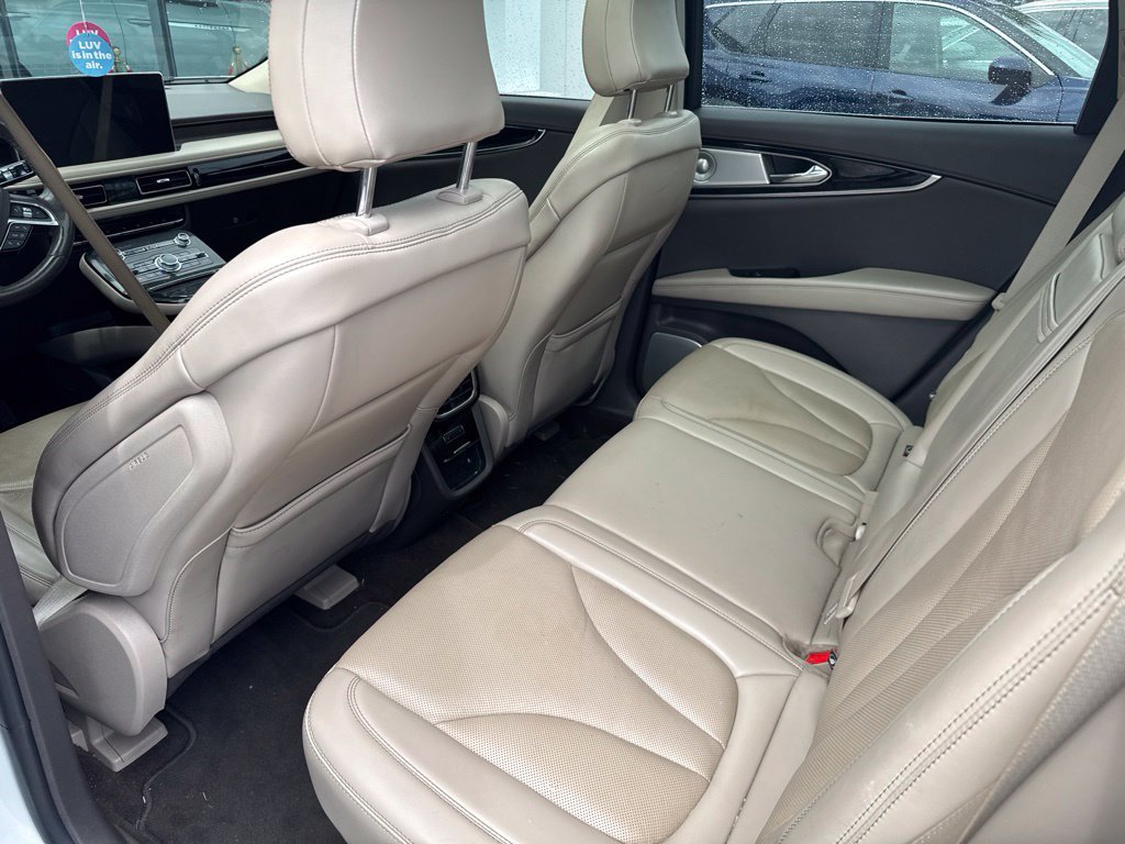 Used 2023 Lincoln Nautilus Reserve w/ Equipment Group 202A AWD/4WD image 5