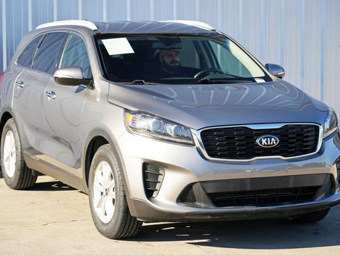 Used 2019 Kia Sorento LX w/ LX Convenience Package image 51