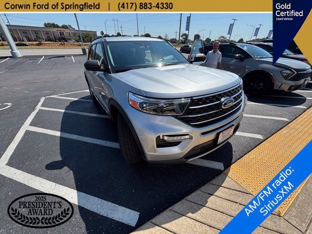 Used 2023 Ford Explorer XLT w/ Equipment Group 202A AWD/4WD image 9