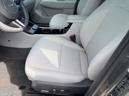 Used 2025 Hyundai Kona SEL image 9