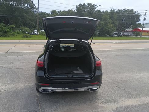Used 2026 Mercedes-Benz GLC 300 image 4