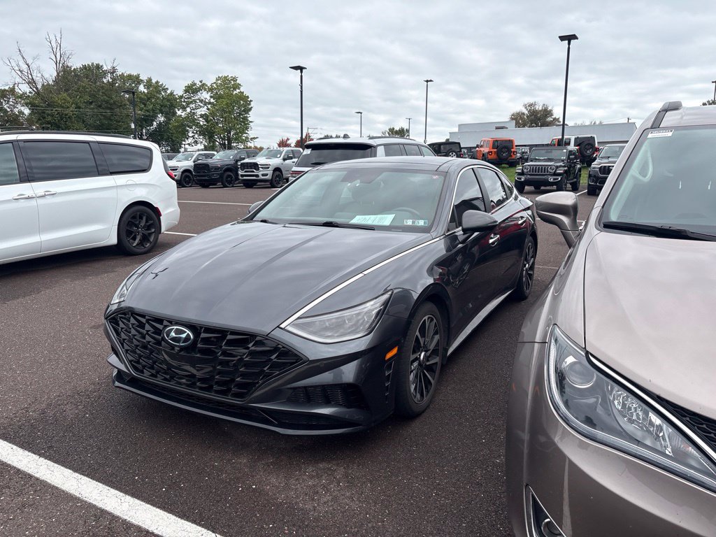 Used 2021 Hyundai Sonata Limited w/ Cargo Package FWD image 4