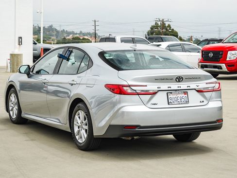 Used 2025 Toyota Camry LE FWD image 5