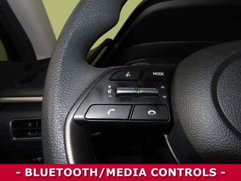 Used 2022 Hyundai Sonata SE w/ Preferred Accessory Package image 12