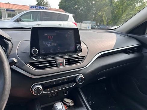 Used 2020 Nissan Altima 2.5 S FWD image 9