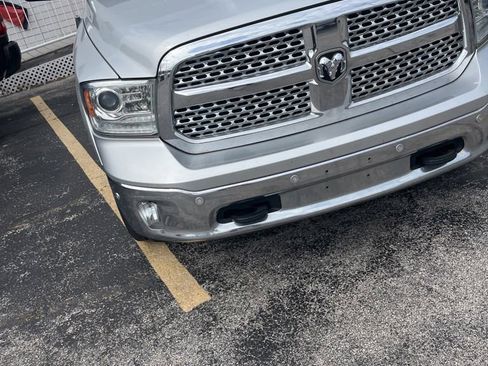 Used 2015 RAM 1500 Laramie w/ Convenience Group AWD/4WD image 3