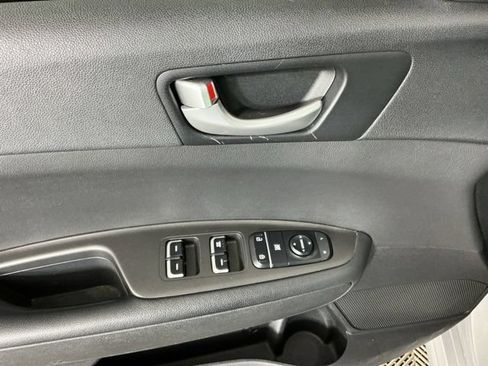 Used 2018 Kia Optima LX FWD image 13