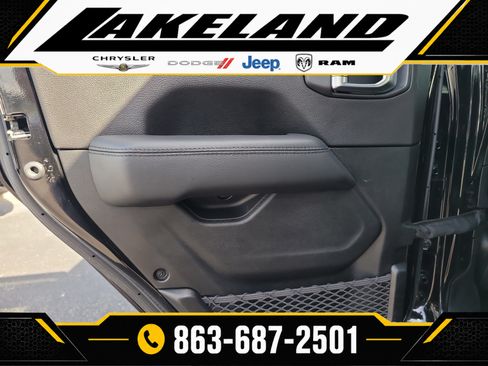 Used 2020 Jeep Wrangler Unlimited Sahara AWD/4WD image 10