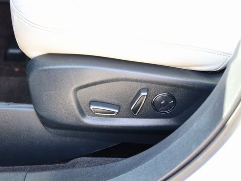 Used 2018 Ford Explorer Platinum image 24