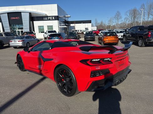 Used 2023 Chevrolet Corvette Z06 w/ Z07 Performance Package image 3