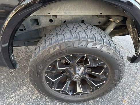 Used 2018 Ford F150 Platinum w/ Equipment Group 701A Luxury image 5