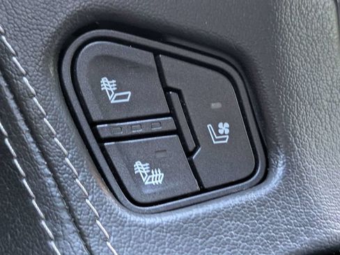 Used 2020 Chevrolet Tahoe Premier AWD/4WD image 24