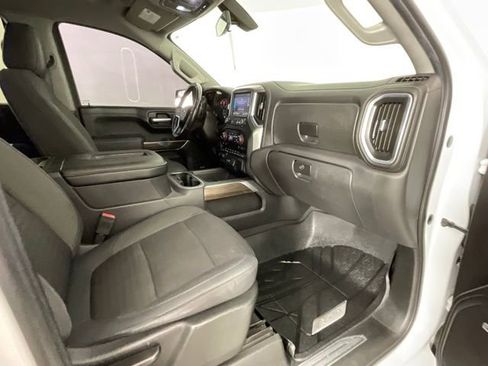 Used 2019 Chevrolet Silverado 1500 LT Trail Boss AWD/4WD image 17