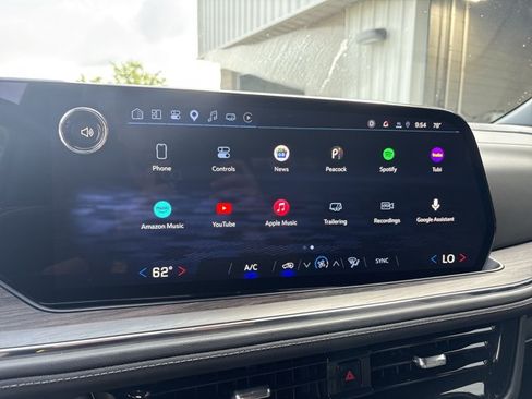 Used 2025 Chevrolet Tahoe LS AWD/4WD image 18