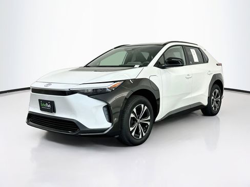 Used 2024 Toyota bZ4X AWD w/ Weather Package image 3