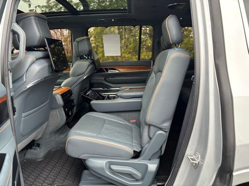 Used 2022 Jeep Grand Wagoneer Series III w/ Rear Seat Video Group 1 image 15