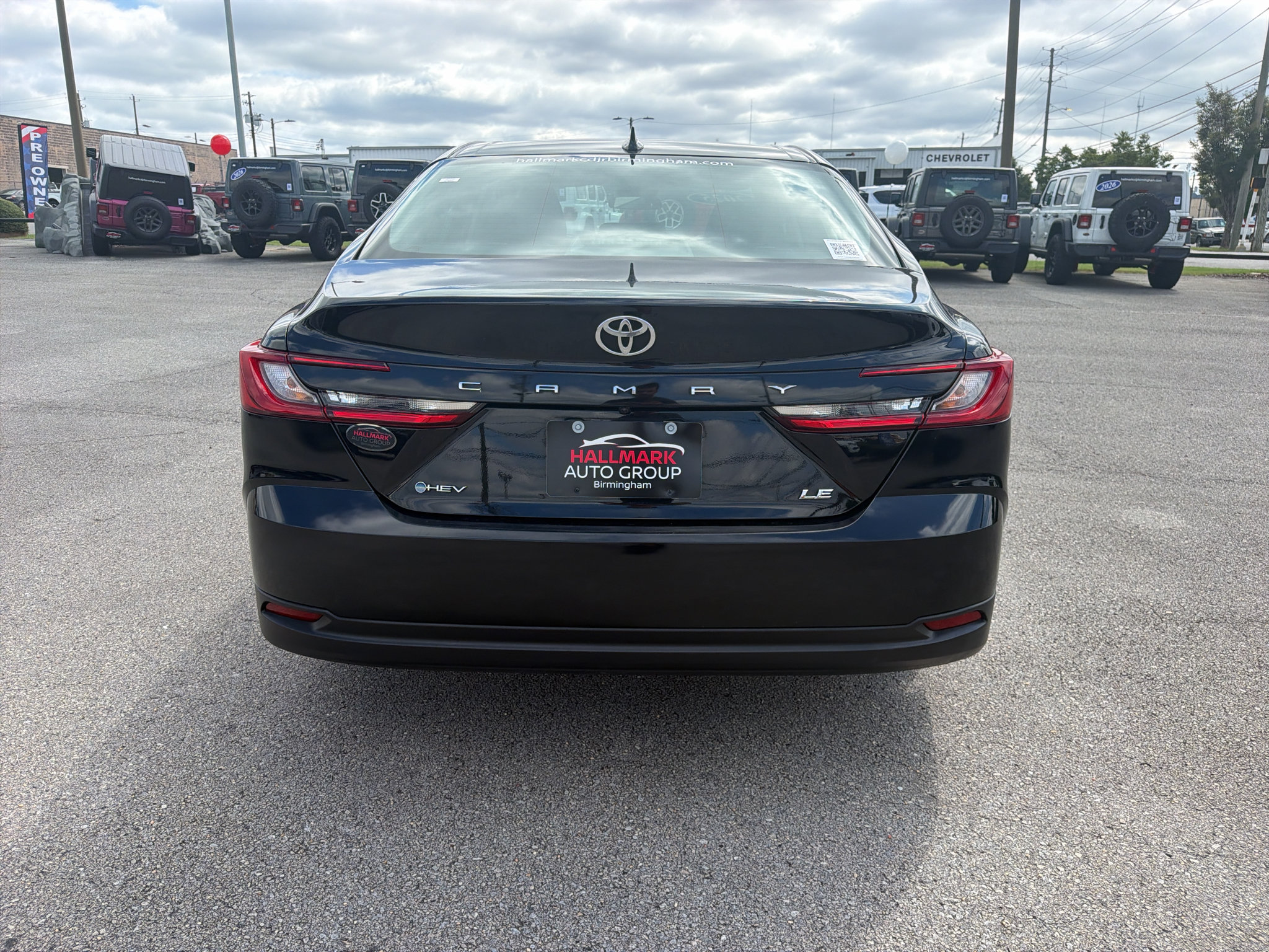 Used 2025 Toyota Camry LE FWD image 7