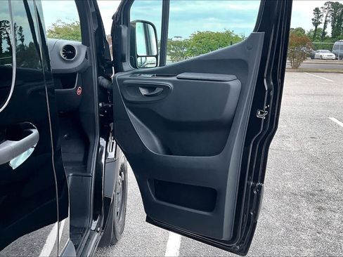 Used 2025 Mercedes-Benz Sprinter 2500 image 23