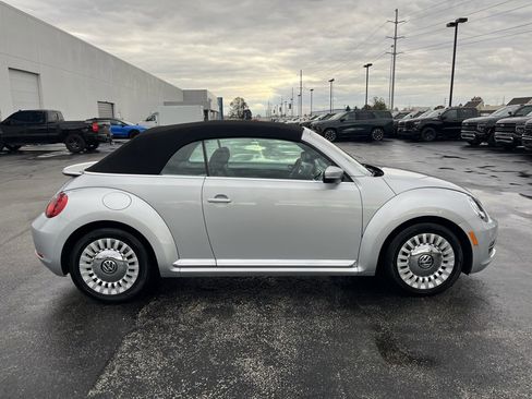 Used 2016 Volkswagen Beetle 1.8T S w/ Lighting Package image 8