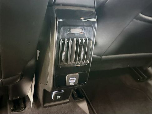 Used 2025 Jeep Compass Latitude image 28