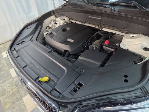 Used 2018 Volvo XC90 T6 Momentum w/ Convenience Package image 7