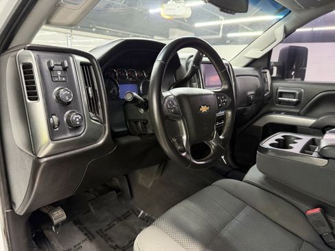 Used 2019 Chevrolet Silverado 2500 LT w/ Z71 Package, Off-Road image 15