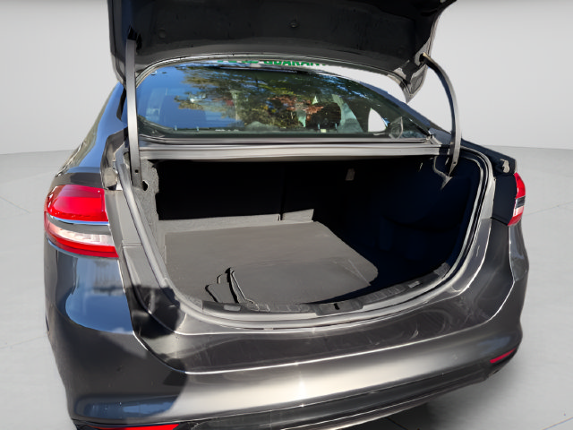 Used 2017 Ford Fusion SE AWD/4WD image 13