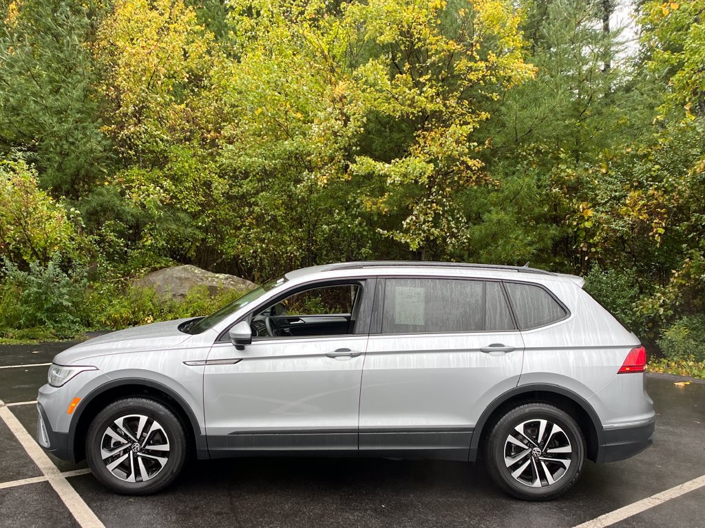 Used 2024 Volkswagen Tiguan S AWD/4WD image 2