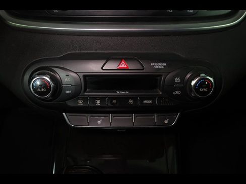 Used 2016 Kia Sorento EX image 20