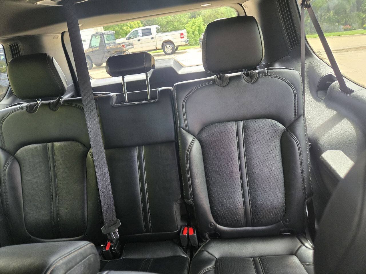 Used 2024 Jeep Wagoneer L Series III w/ Flexible Seating Group AWD/4WD image 13