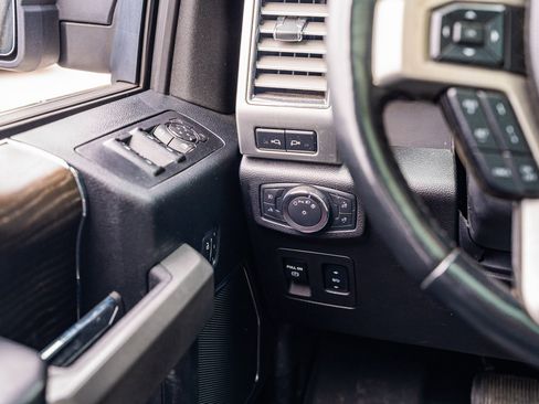 Certified 2018 Ford F150 Platinum w/ Equipment Group 701A Luxury image 28