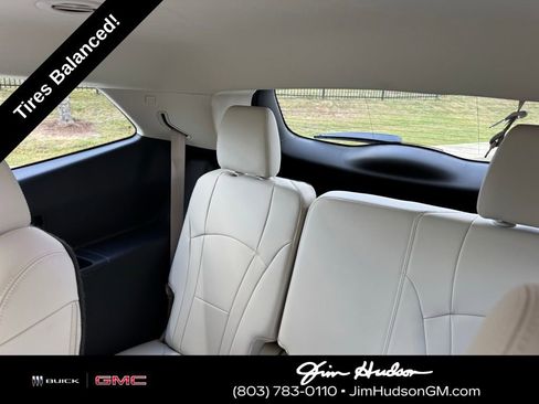 Used 2023 Buick Enclave Essence image 26