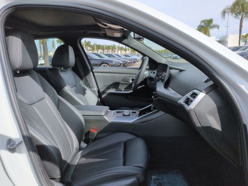 Used 2025 BMW 330i 330i w/ Convenience Package image 33