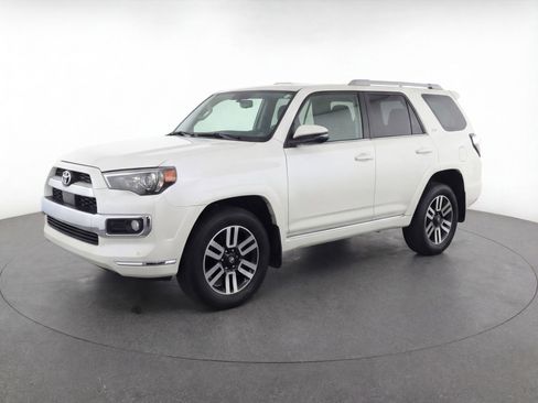 Used 2024 Toyota 4Runner TRD Sport RWD image 3