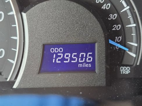 Used 2013 Toyota Camry LE image 21
