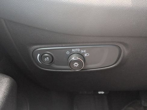 Used 2020 Chevrolet Equinox LT FWD image 19
