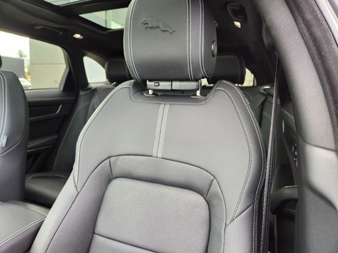 Used 2024 Jaguar F-PACE R-Dynamic S image 7