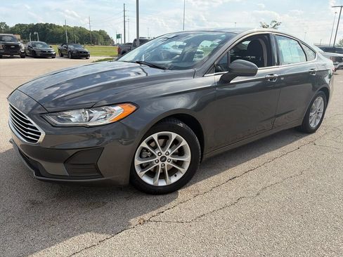 Used 2020 Ford Fusion SE FWD image 3