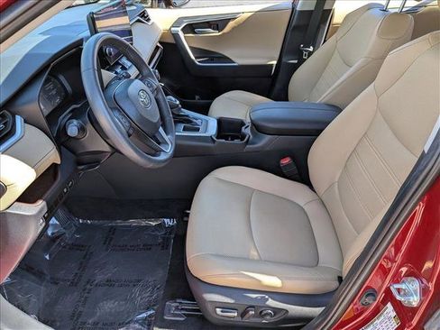 Used 2024 Toyota RAV4 Limited image 17