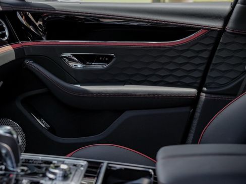 New 2025 Bentley Flying Spur Plug-In Hybrid image 21