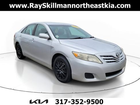Used 2011 Toyota Camry image 1