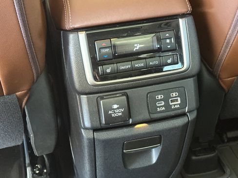 Used 2024 Subaru Ascent Touring AWD/4WD image 15