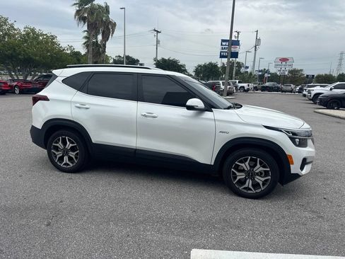 Used 2023 Kia Seltos EX AWD/4WD image 5