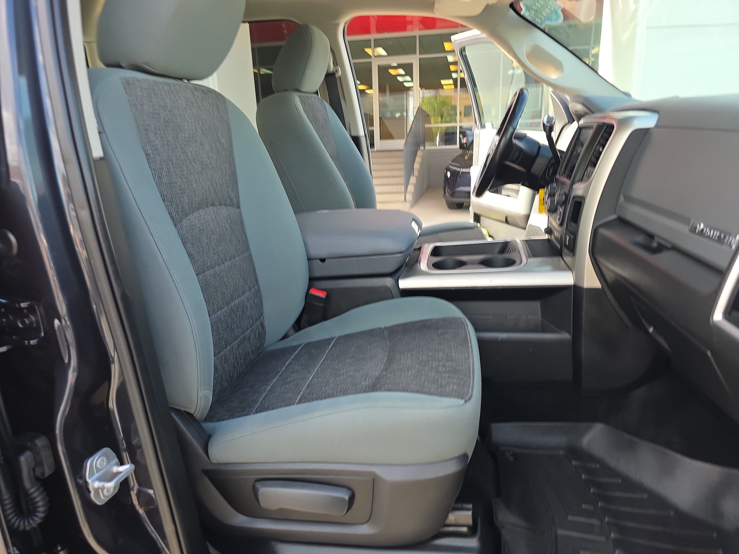 Used 2018 RAM 3500 Big Horn AWD/4WD image 15
