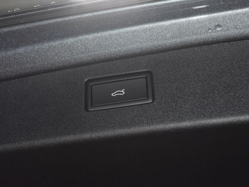 New 2026 Volkswagen Tiguan SE AWD/4WD image 25