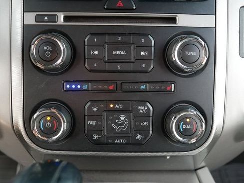 Used 2015 Ford Expedition EL XLT w/ Equipment Group 202A AWD/4WD image 31