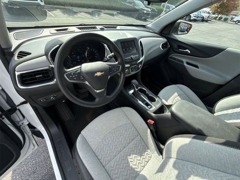 Used 2022 Chevrolet Equinox LS w/ LS Convenience Package image 10